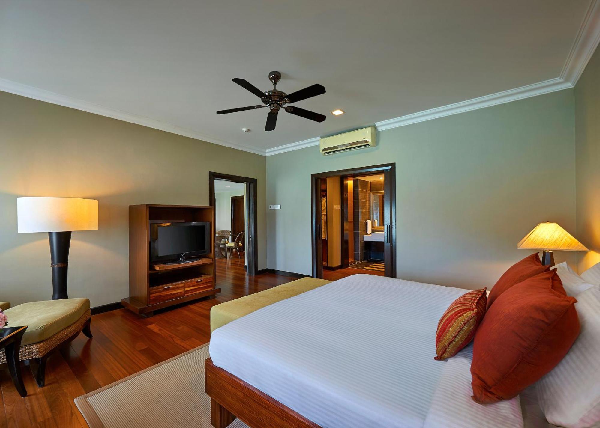 The Taaras Beach & Spa Resort Isola di Redang Esterno foto